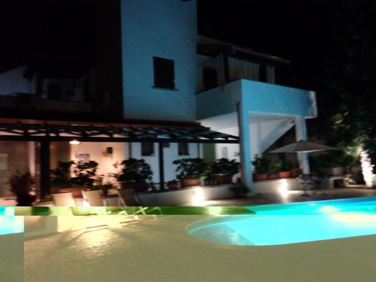 Casa Vacanza Augusto 乌瓜诺拉基耶萨 外观 照片